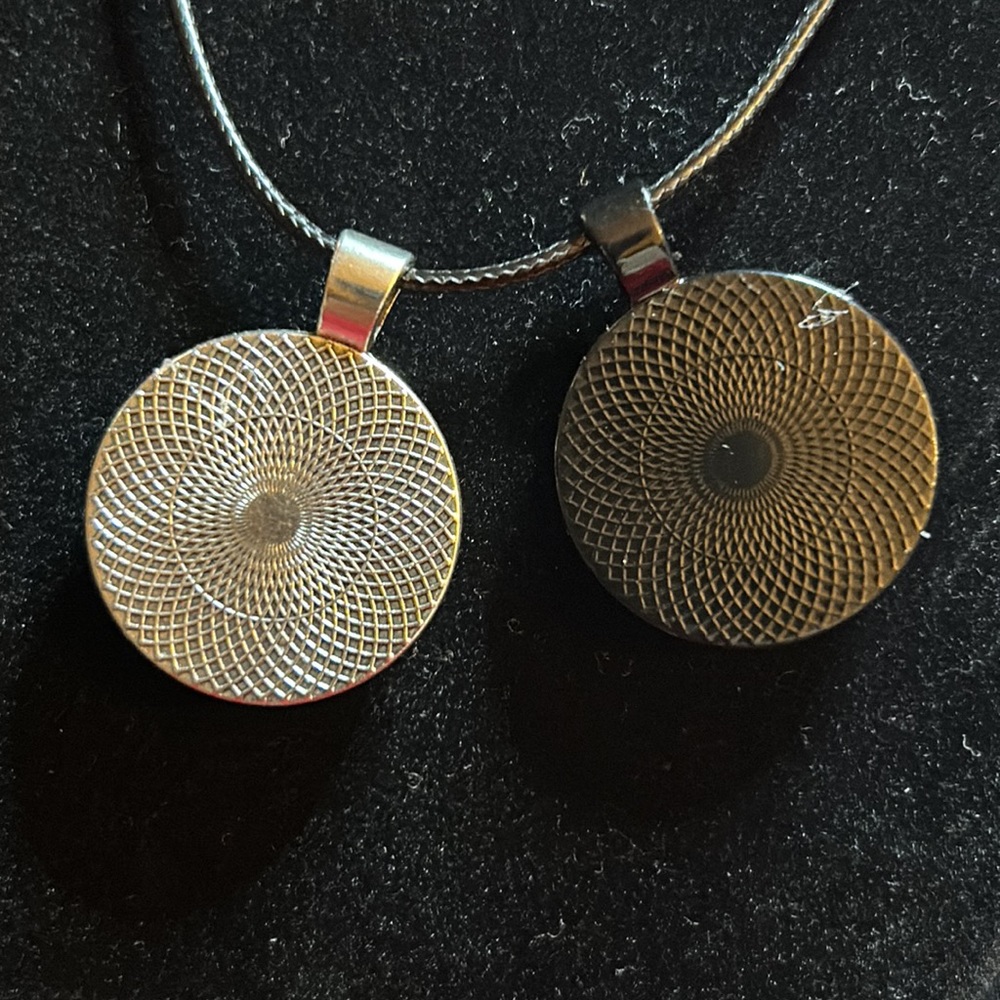 Skull pendant bundle - Picture 4 of 5